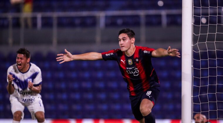 CERRO PORTEÑO ENFRENTA A AMELIANO EN LA OLLA SIN SU HINCHADA 
    
    <div class=