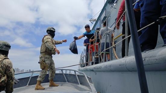 RESCATAN A 23 EMIGRANTES TRAS NAUFRAGIO EN MALASIA Y BUSCAN A 14 DESAPARECIDOS 
    
    <div class=