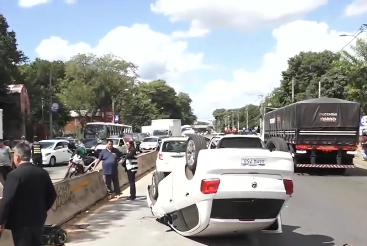 ESTUDIANTE DE LA UNA FALLECE TRAS SER EMBESTIDA EN LA RUTA PY02
    
    <div class=