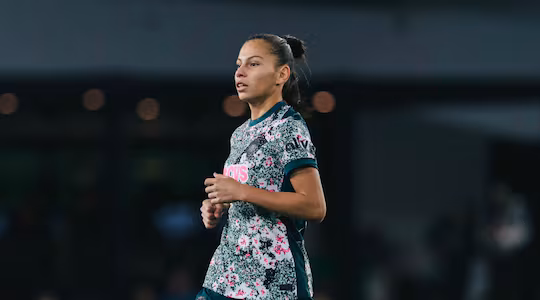 CLAUDIA MARTÍNEZ ROMPE RÉCORDS AL ANOTAR SU PRIMER GOL Y MARCA UN HITO PARA PARAGUAY EN EE.UU. 
    
    <div class=