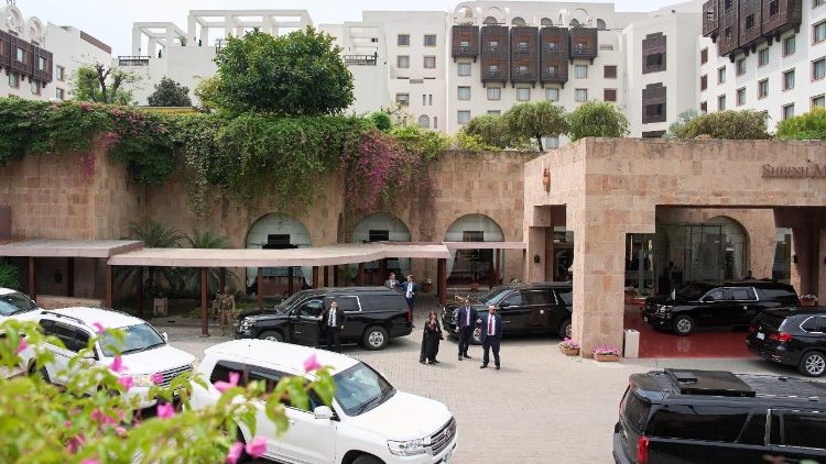 EEUU E IRÁN CIERRAN NEGOCIACIONES SIN ACUERDO, PERO MANTIENEN CANALES ABIERTOS 