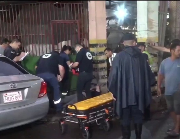TRAGEDIA EN ZONA ABASTO: UN FALLECIDO Y CAMARÓGRAFO HERIDO EN PLENA COBERTURA