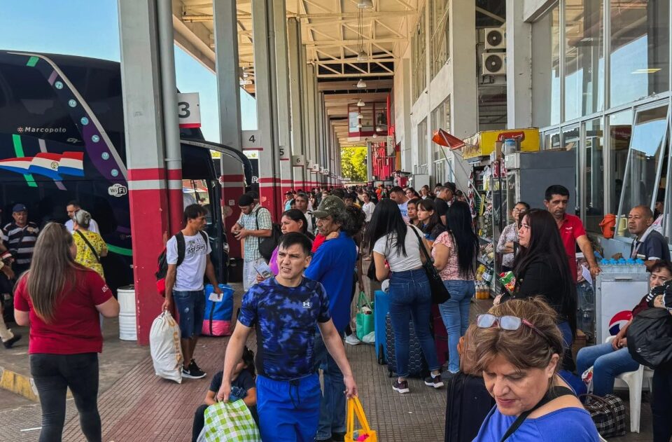 SEMANA SANTA EN ASUNCIÓN: MÁS DE 180.000 PERSONAS PASARON POR LA  ESTACIÓN DE  BUSES